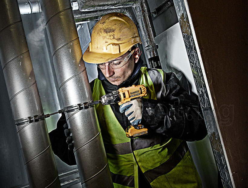 Акумулаторен винтоверт/бормашина DeWALT DCD710D2
